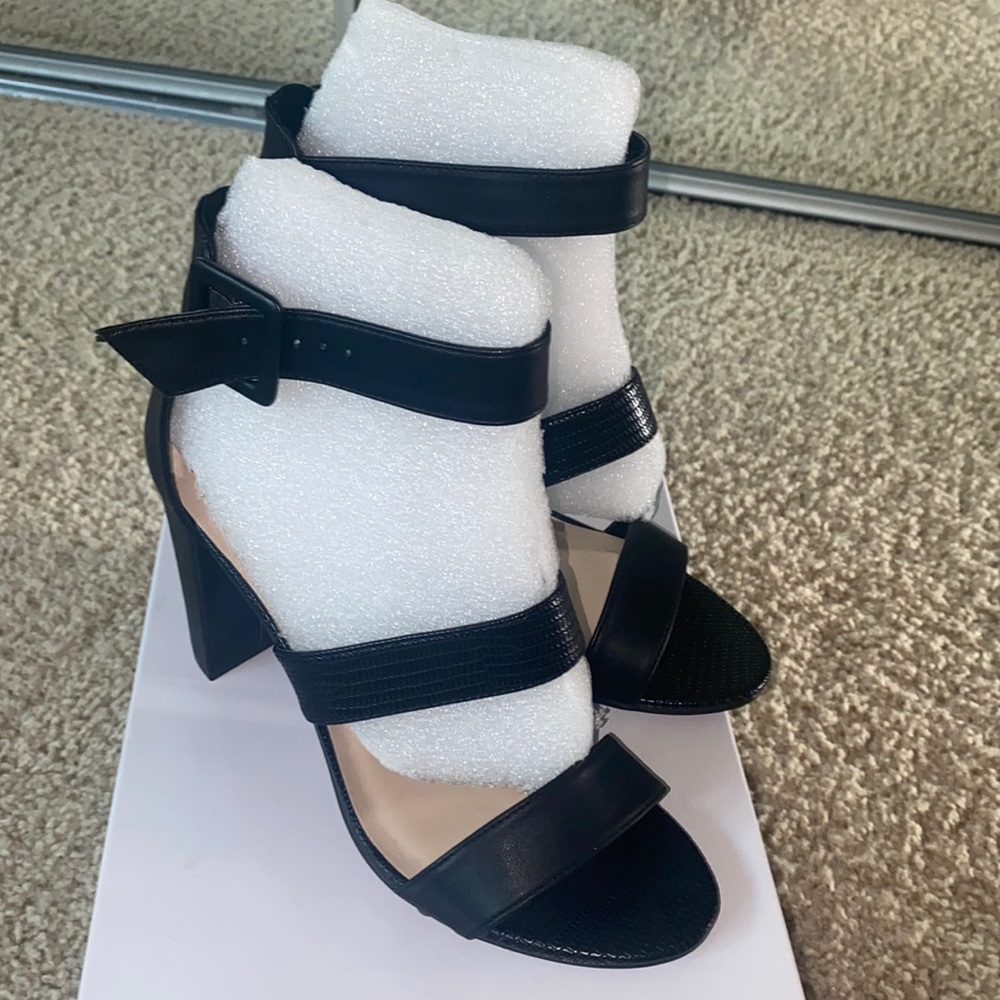 NWOT Chinese Laundry Black Strappy 3 inch Heels
